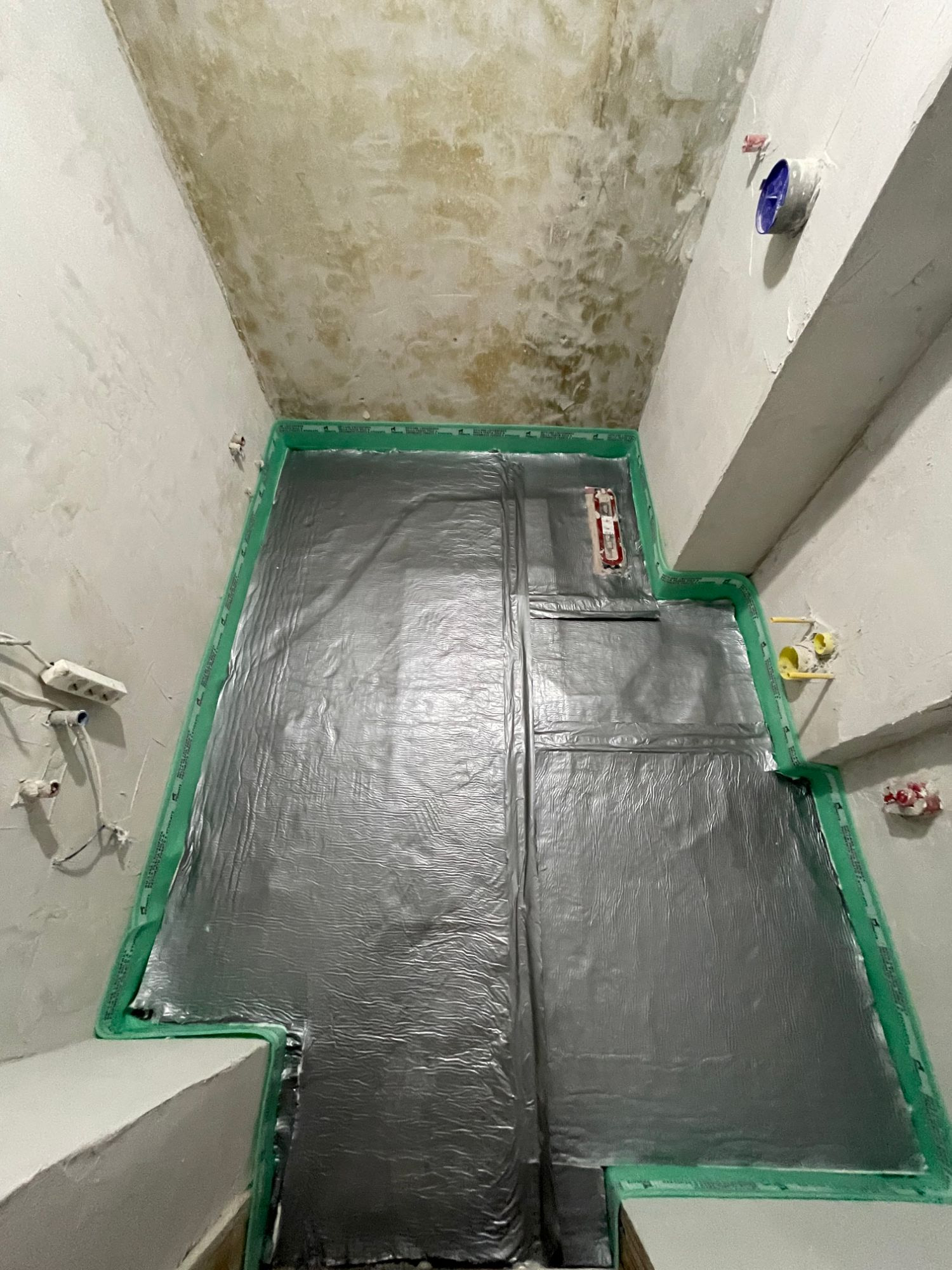Telo di separazione steso sull’isolamento